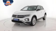 Pure white deep black perlato Usata 2022 VW T-Roc Style SUV | 24.300 € (Buon prezzo)