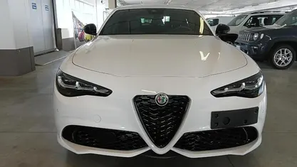 Bianco Usata 2024 Alfa Romeo Giulia Veloce Tre volumi | 49.950 € (Buon prezzo)