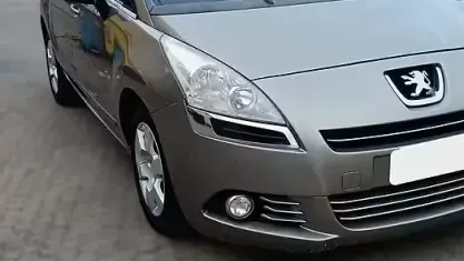 Usata Peugeot 5008 112 CV (82 kW) 2011 Giallo Monovolume