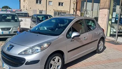 Usata Peugeot 207 68 CV (50 kW) 2006 Argento Berlina
