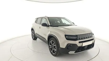Begagnad Jeep Avenger Summit 101 HK (74 kW) 2025 Beige SUV