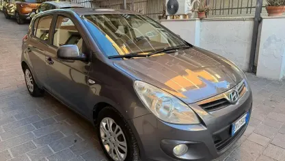 Usata Hyundai i20 77 CV (56 kW) 2009 Grigio Utilitaria