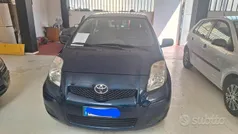 Blu Usata 2009 Toyota Yaris Sol Tre volumi | 3950 € (Buon prezzo)