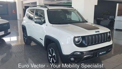 Begagnad Jeep Renegade Trailhawk 241 HK (177 kW) 2021 Vit SUV