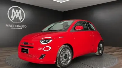 Nuova Fiat 500 La Prima 65 CV (47 kW) 2026 Rosso pastello Berlina
