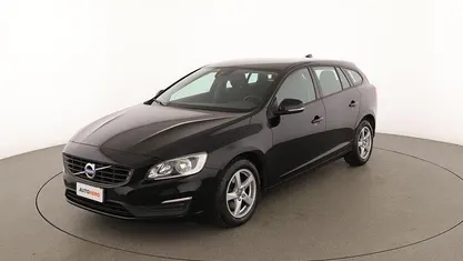 Usata Volvo V60 Kinetic 120 CV (88 kW) 2016 Nero Station wagon