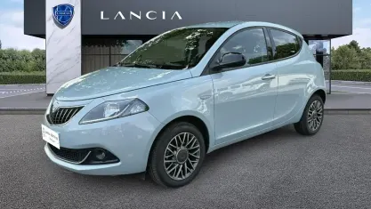 Usata Lancia Ypsilon Gold 69 CV (50 kW) 2023 Grigio Utilitaria