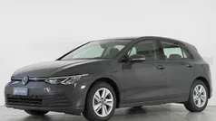 Grigio urano Usata 2022 VW Golf VIII Life Tre volumi | 22.800 € (Buon prezzo)