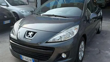 Usata Peugeot 207 Business-Line 68 CV (50 kW) 2011 Grigio Berlina