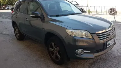 Usata Toyota RAV4 150 CV (110 kW) 2012 Grigio SUV