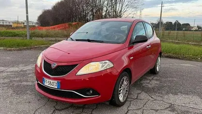Rosso Usata 2016 Lancia Ypsilon Gold Due volumi | 7990 € (Buon prezzo)