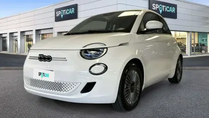 Nuova Fiat 500e Icon 69 kW (95 CV) 2026 Bianco Berlina