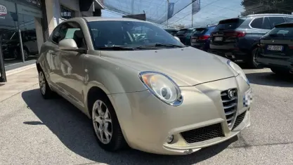 Usata Alfa Romeo MiTo Distinctive 95 CV (69 kW) 2013 Oro pastello Utilitaria