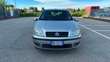 Usata Fiat Punto Dynamic 60 CV (44 kW) 2005 Grigio Utilitaria