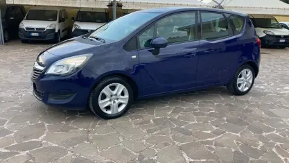 Usata Opel Meriva Cosmo 101 CV (74 kW) 2015 Blu Monovolume