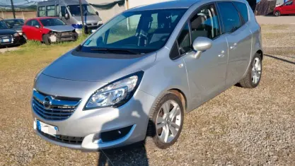 Usata Opel Meriva Cosmo 95 CV (69 kW) 2016 Grigio Monovolume