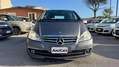 Grigio Usata 2010 Mercedes A180 Style Tre volumi | 2990 € (Super prezzo)