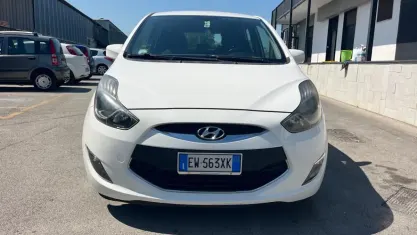Usata Hyundai ix20 Comfort 90 CV (66 kW) 2014 Bianco Utilitaria