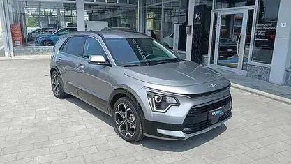 Argento Usata 2023 Kia Niro Style SUV | 27.950 € (Buon prezzo)