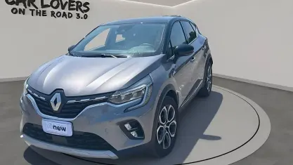 Usata Renault Captur Techno 101 CV (74 kW) 2023 Grigio chiaro SUV