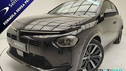Usado Lancia Ypsilon 110 HP (80 kW) 2025 Preto Citadino