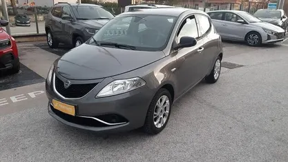 Usata 2016 Lancia Ypsilon Gold Due volumi | 8900 € (Buon prezzo)