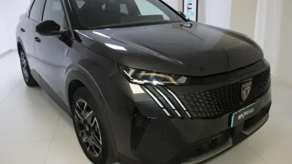 Usata Peugeot 3008 GT 136 CV (100 kW) 2025 Grigio SUV