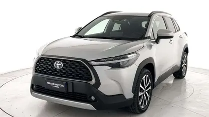 Argento Usata 2025 Toyota Corolla Cross Trend SUV | 29.600 € (Ottimo prezzo)