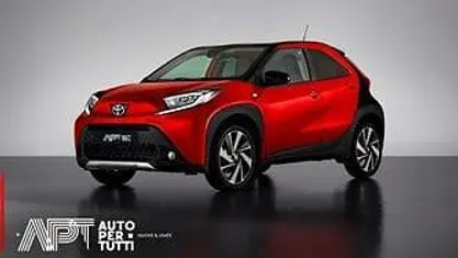 Usata Toyota Aygo X Trend 72 CV (52 kW) 2025 Nero SUV