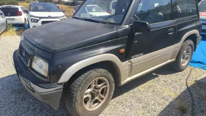 Usata Suzuki Vitara 96 CV (70 kW) 1998 Nero Station wagon