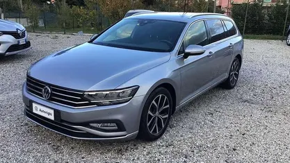 Usata VW Passat Executive 150 CV (110 kW) 2020 Argento Station wagon