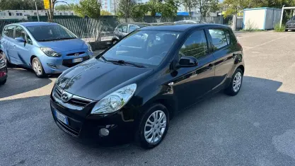 Usata Hyundai i20 Comfort 78 CV (57 kW) 2011 Nero Utilitaria