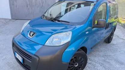 Usata Peugeot Bipper 75 CV (55 kW) 2011 Blu Monovolume