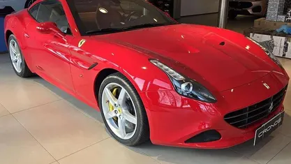 Usata 2017 Ferrari California Cabrio | 159.800 € (Super prezzo)