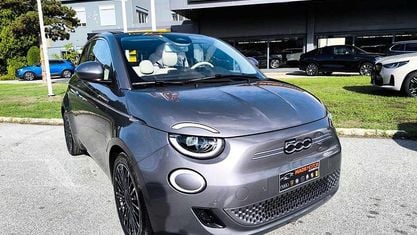 Begagnad Fiat 500e La Prima 86 kW (118 HK) 2022 Grå Cab