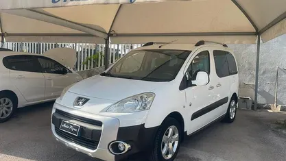 Bianco Usata 2012 Peugeot Partner Tepee Active Monovolume | 4700 € (Buon prezzo)