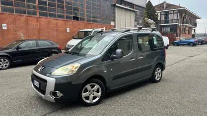 Blu Usata 2010 Peugeot Partner Monovolume | 5900 € (Buon prezzo)