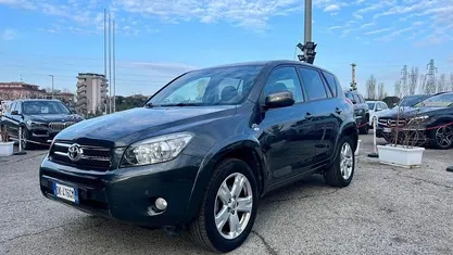 Usata 2007 Toyota RAV4 Luxury SUV | 7500 € (Buon prezzo)