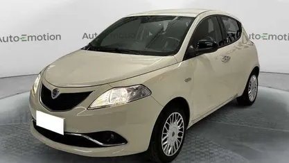 Bianco Usata 2017 Lancia Ypsilon Gold Due volumi | 9480 € (Buon prezzo)