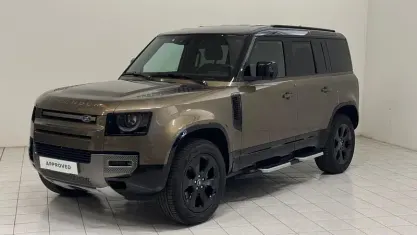 Begagnad Land Rover Defender SE Dynamic 200 HK (147 kW) 2024 Gondwana stone SUV