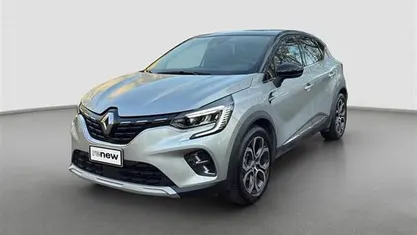 Usata Renault Captur Techno 145 CV (106 kW) 2023 Grigio chiaro SUV