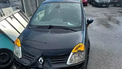 Usata Renault Modus 85 CV (62 kW) 2008 Nero Monovolume