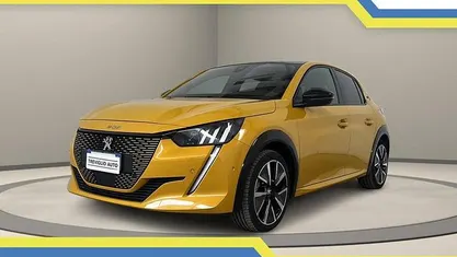 Usata Peugeot e-208 GT 100 kW (136 CV) 2021 Giallo / metallizzato Utilitaria