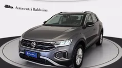 Grigio indyum/tetto nero Usata 2023 VW T-Roc Life SUV | 25.600 € (Buon prezzo)