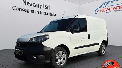 Usata Fiat Doblò 95 CV (69 kW) 2019 Bianco pastello Monovolume