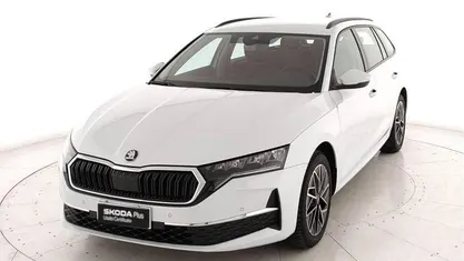 Usata Skoda Octavia Executive 150 CV (110 kW) 2025 Bianco Station wagon