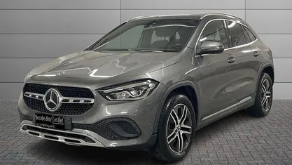 Usata Mercedes GLA200 150 CV (110 kW) 2020 Grigio SUV