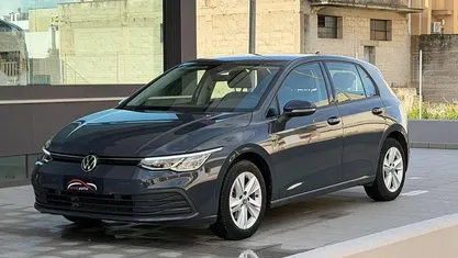 Usata VW Golf VIII Life 110 CV (80 kW) 2020 Grigio Berlina