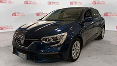 Blu/azzurro Usata 2018 Renault Mégane IV Life Tre volumi | 11.900 € (Buon prezzo)