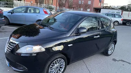 Usata 2013 Lancia Ypsilon Silver Utilitaria | 5900 € (Buon prezzo)